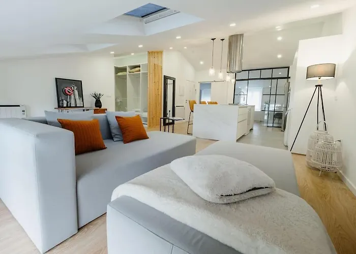 Atico Isabel, Diseno Y Calidez Junto A La Muralla Romana * ルーゴ