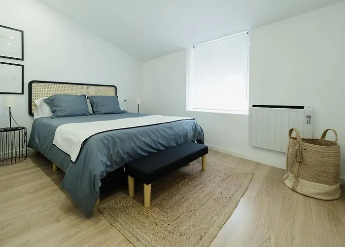 Atico Isabel, Diseno Y Calidez Junto A La Muralla Romana アパート *