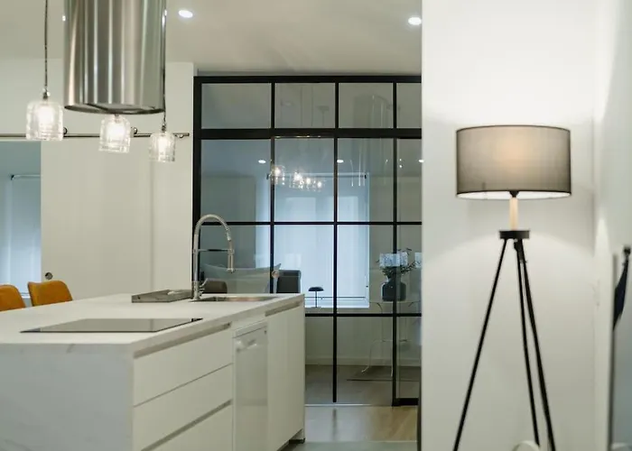 Atico Isabel, Diseno Y Calidez Junto A La Muralla Romana アパート *