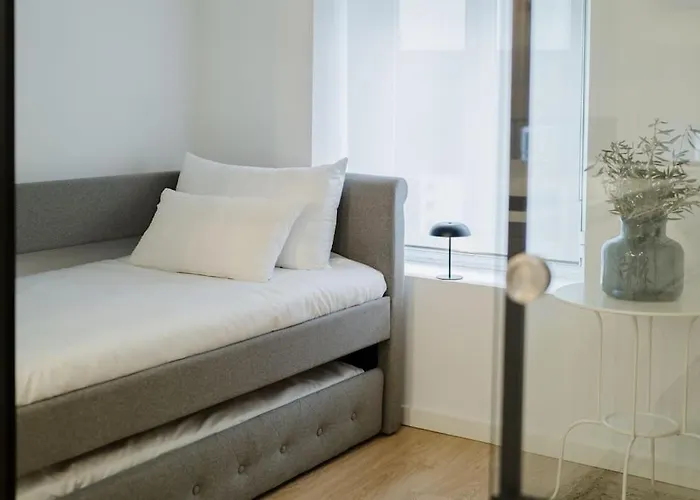 Atico Isabel, Diseno Y Calidez Junto A La Muralla Romana ルーゴ