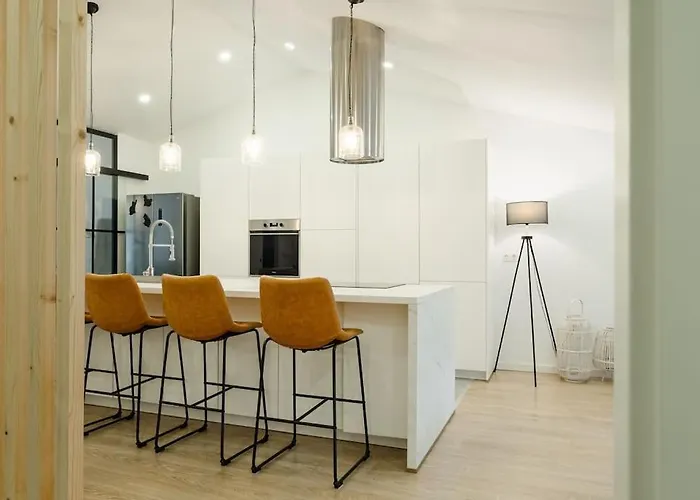 Atico Isabel, Diseno Y Calidez Junto A La Muralla Romana アパート ルーゴ