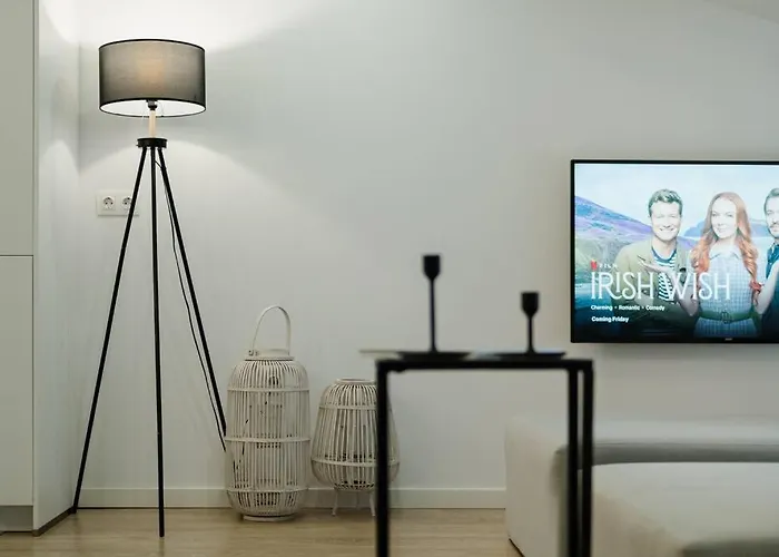 Atico Isabel, Diseno Y Calidez Junto A La Muralla Romana *